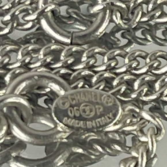 Chanel Camellia Necklace With The Box - Picture 10 of 11